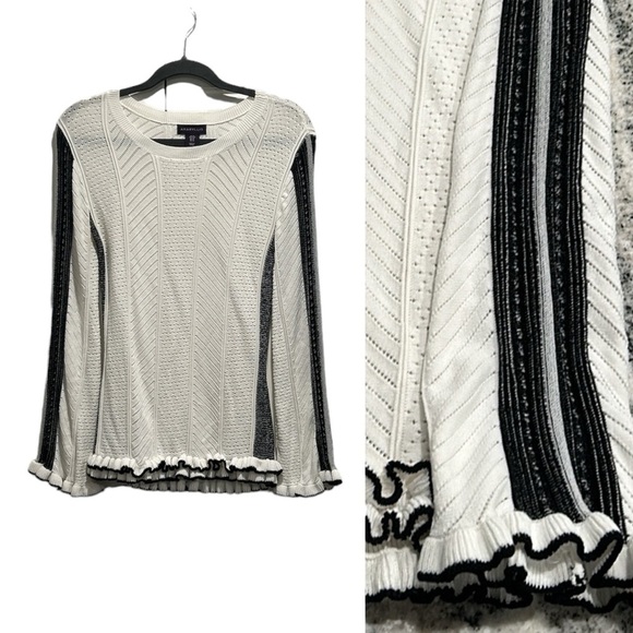 Amaryllis, size M, with bell sleeves - Picture 1 of 13